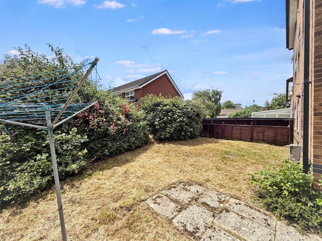 Apartment in Newport, Somerton, Liswerry - View 5