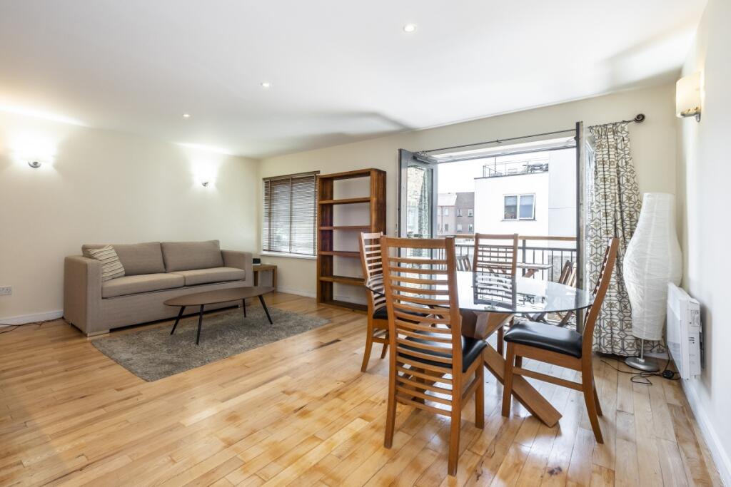 Apartment in London - More