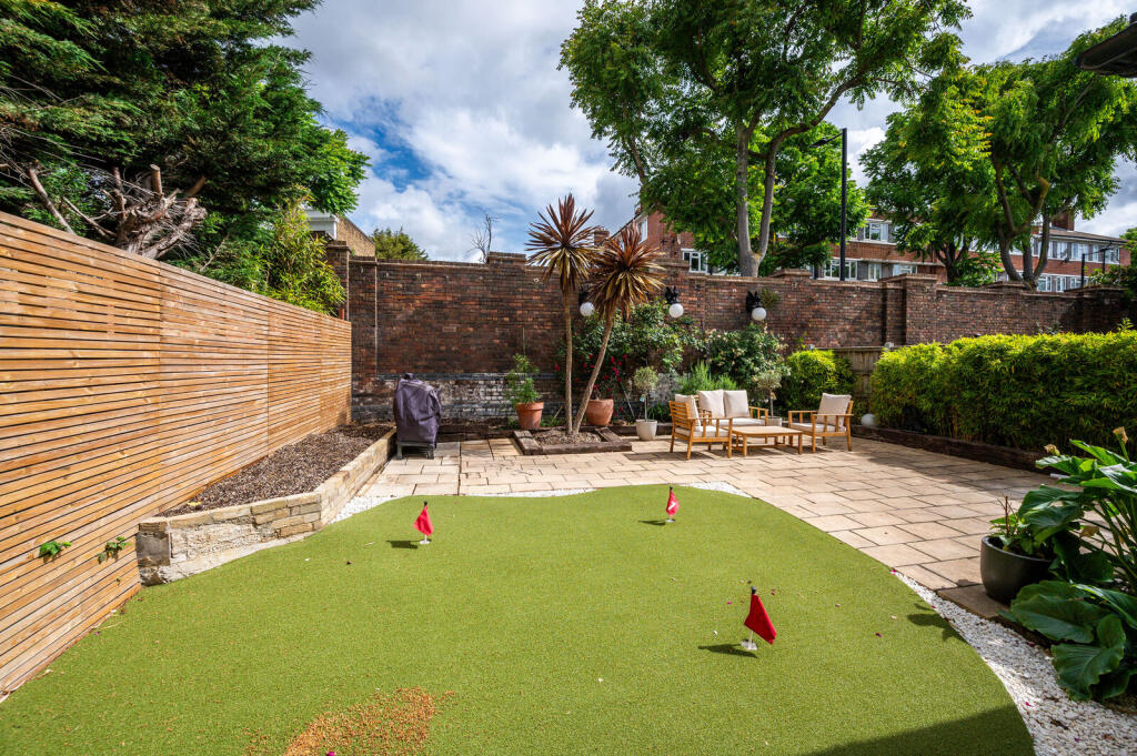 3 bedroom semi-detached house for rent