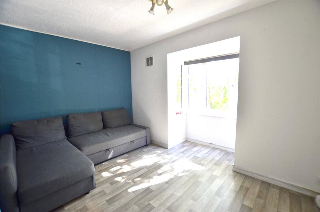 Apartment in Sutton - View 2