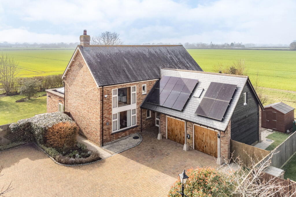 Main image of property: Kircutt Farm Close, Northall, Buckinghamshire LU7