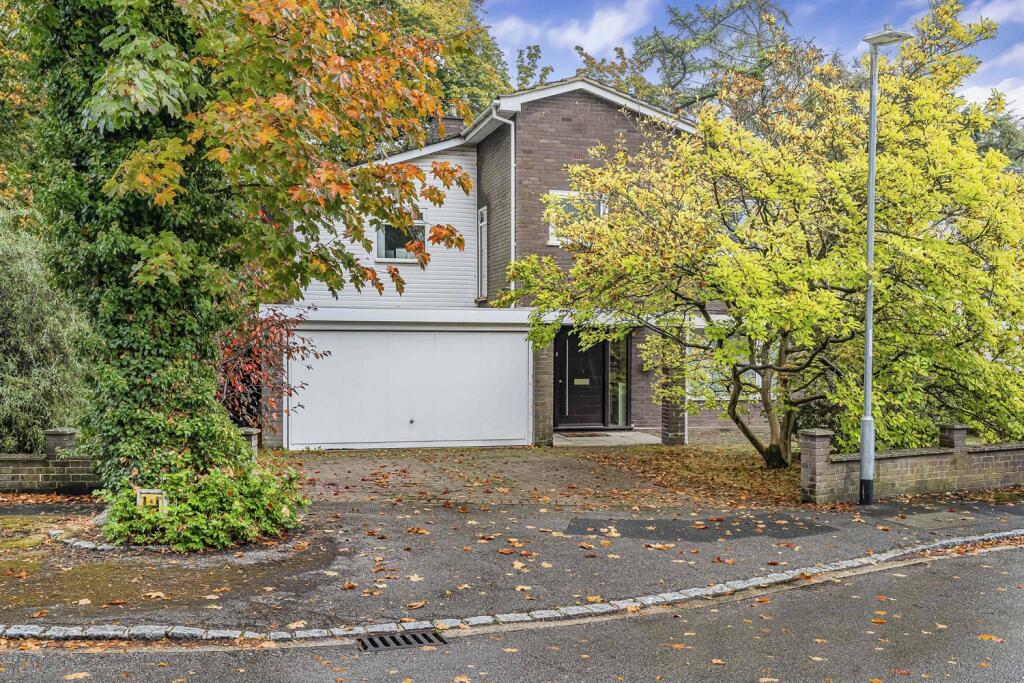 4-bed detached on Ridge Hall Close, Caversham, Reading, £1,150,000