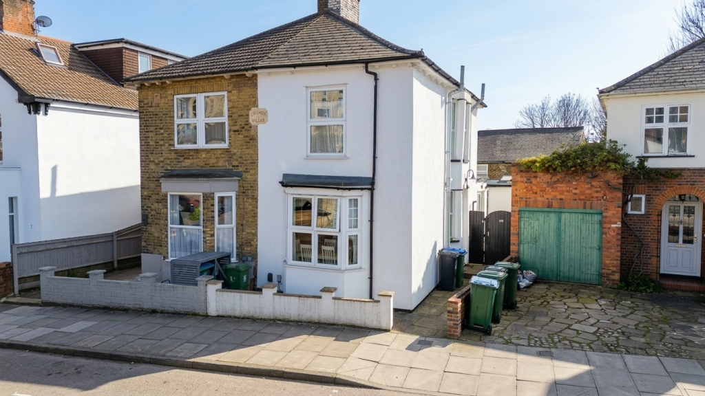 Main image of property: Park Road, Watford, WD17 4QP