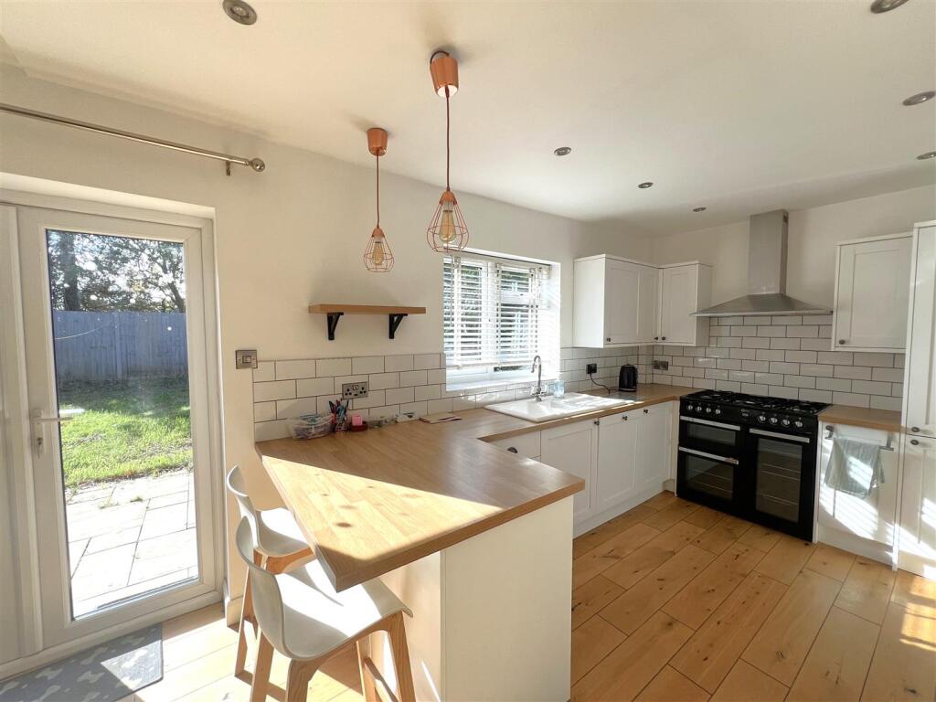 House in Elmbridge, Surrey - View 2