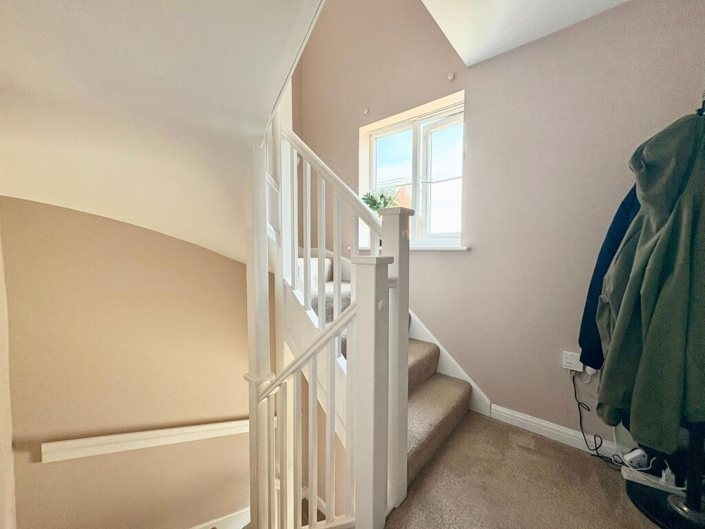 3 bedroom end of terrace house for rent