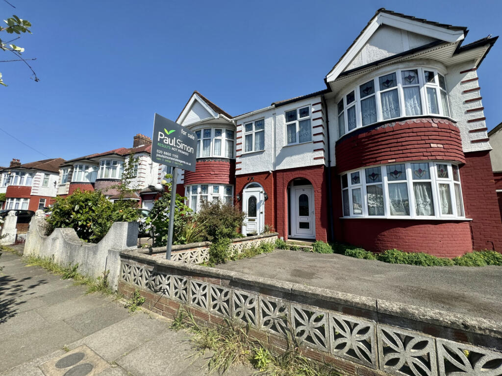 Main image of property: Hyde Park Avenue, Winchmore Hill, N21