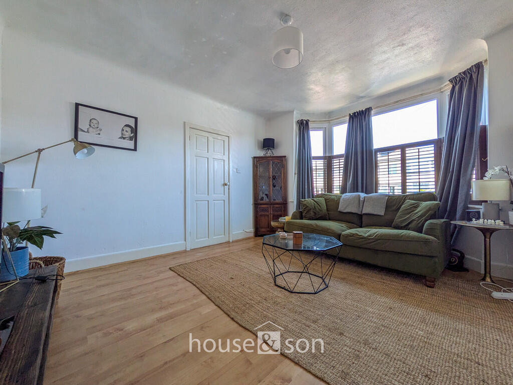 3-bed detached on Victoria Avenue, Bournemouth, £385,000