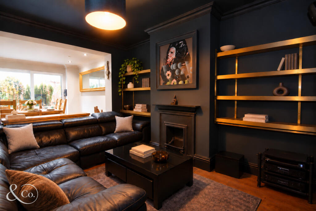 Ditton Hill Road: Another view of the snug