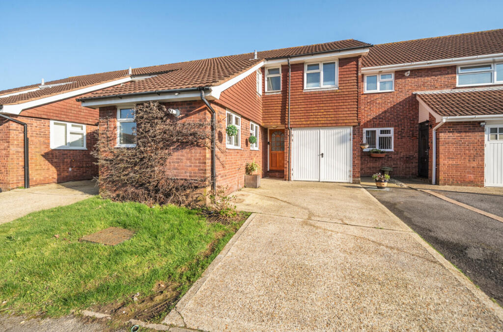 Main image of property: Barlow Close, Fareham, Hampshire, PO14