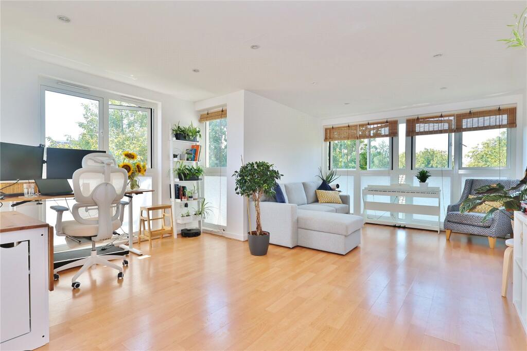 Apartment in Woking, Mount Hermon, Westfield - View 2