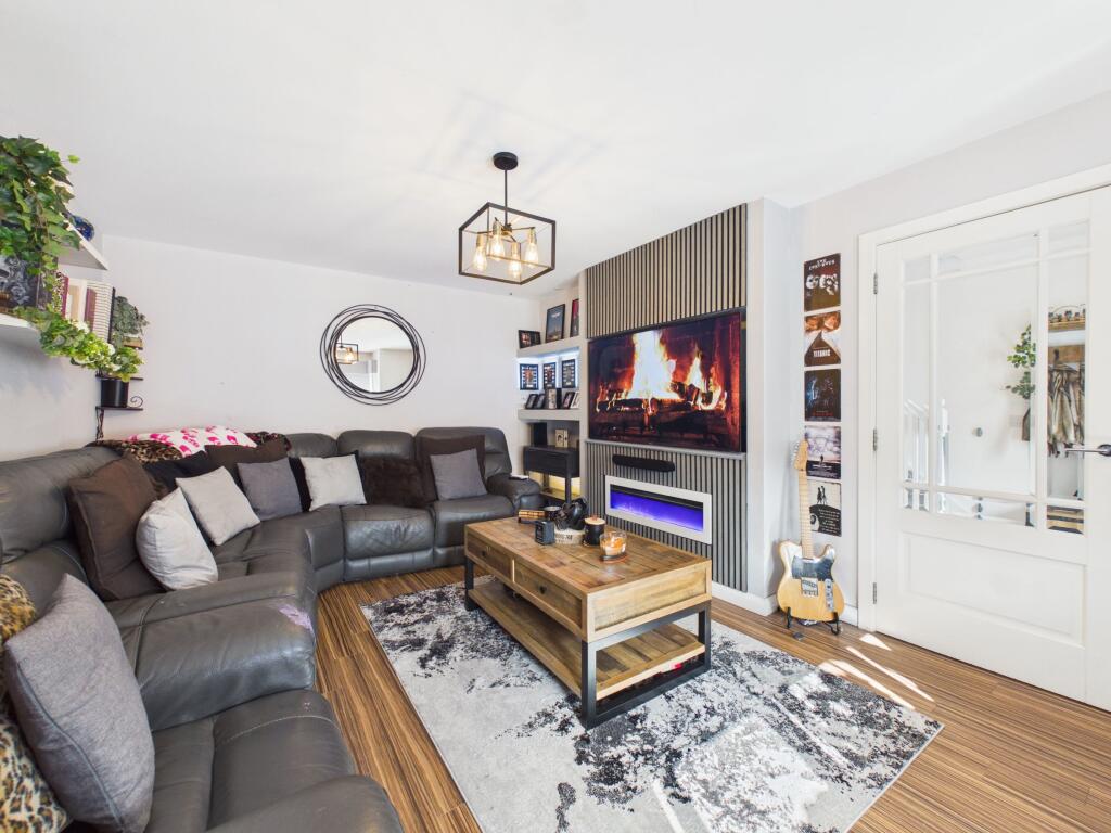 House in Motherwell, South Lanarkshire - View 2