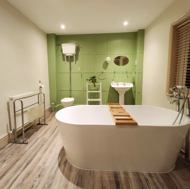 House in Ryde, Weeks - View 4