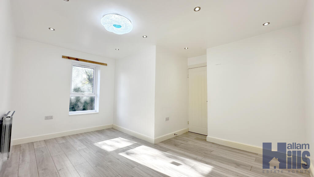 Apartment in Sheffield - View 3