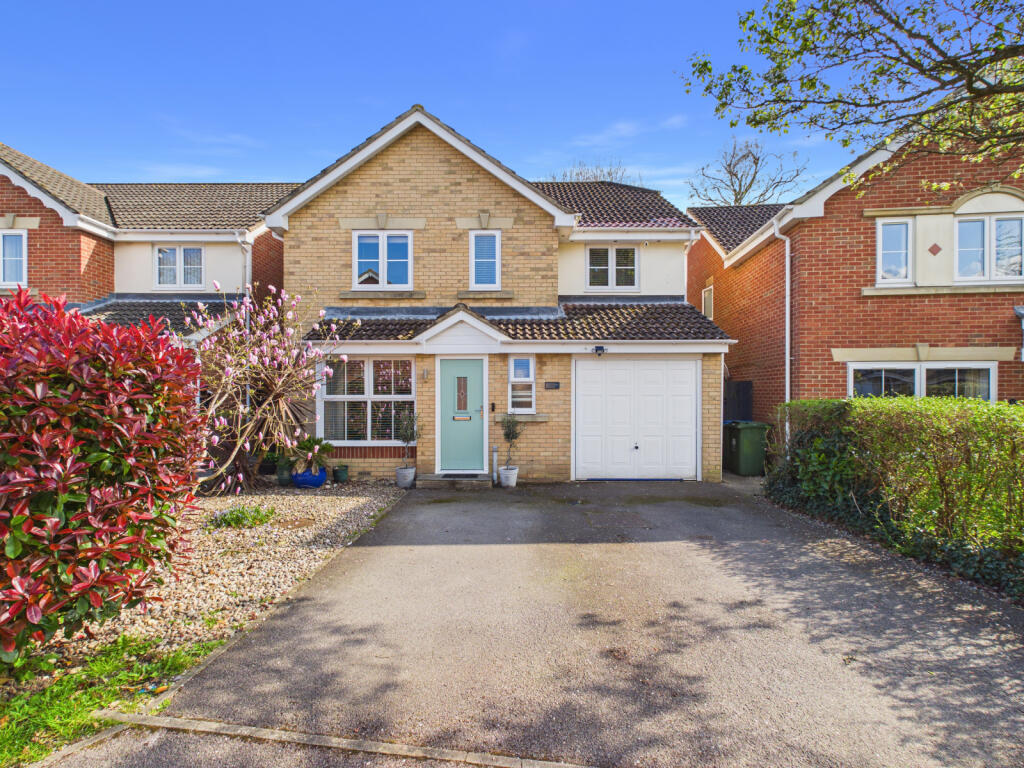 Main image of property: Snowdrop Close, Locks Heath, SO31 6HB