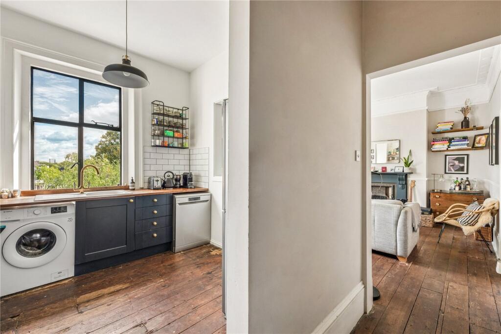 Apartment in London - More