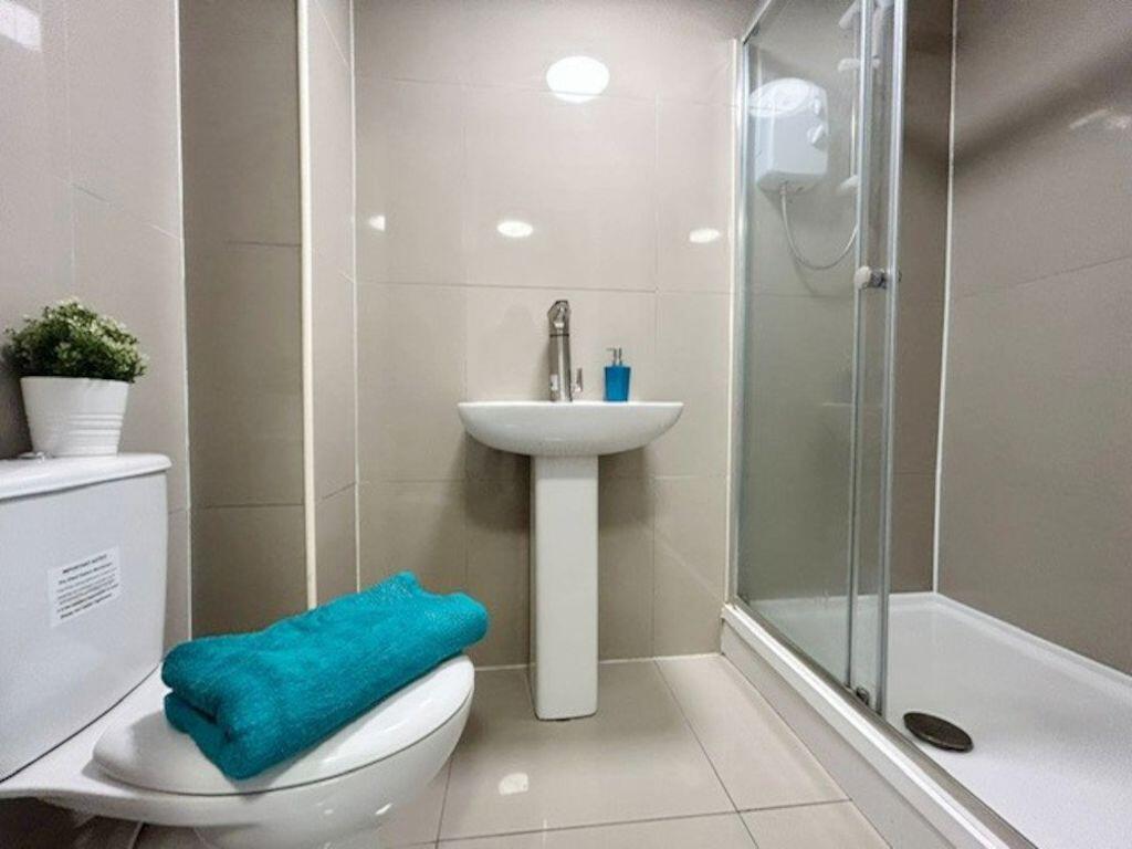 1 bedroom house share for rent