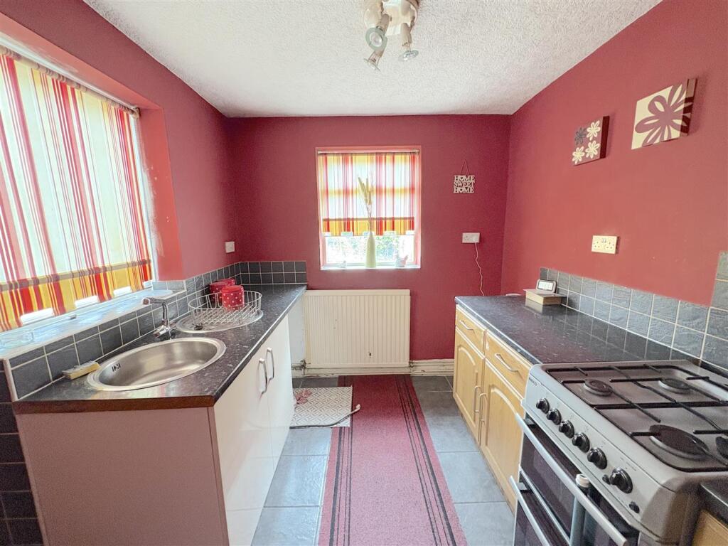 Mansfield Road, Sutton-In-Ashfield photo 5