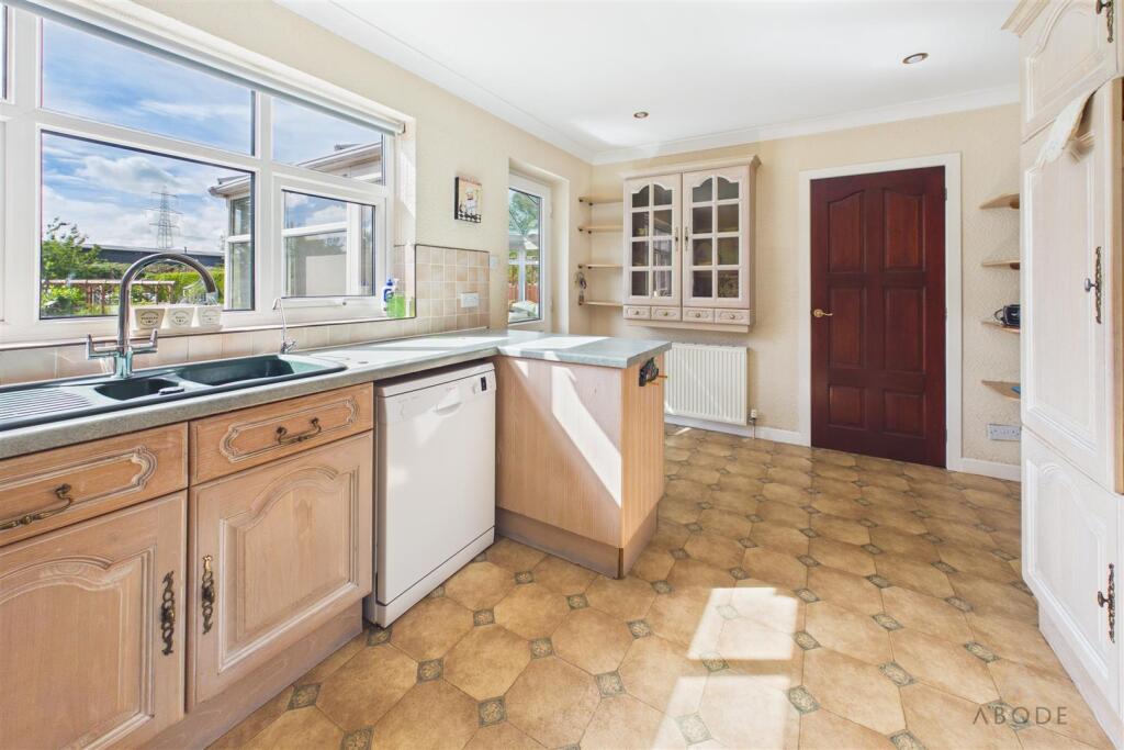 House in Derby, Castle Donington - More
