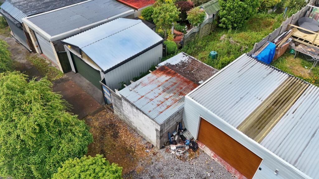 Studio parking on Garage, 23 Penallt Road, Llanelli, Dyfed, SA15 1HF, £450