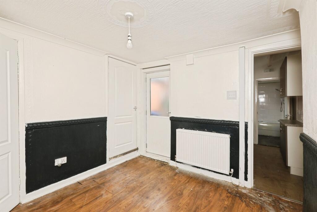 House in Doncaster - View 4