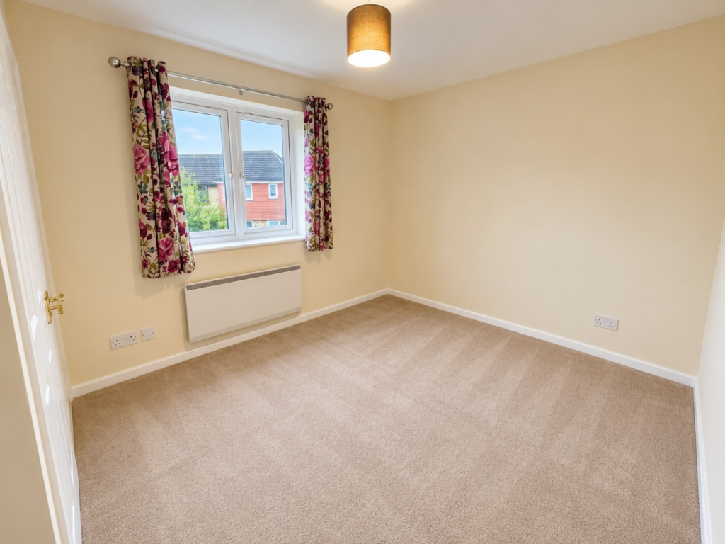 House in Luton - View 5