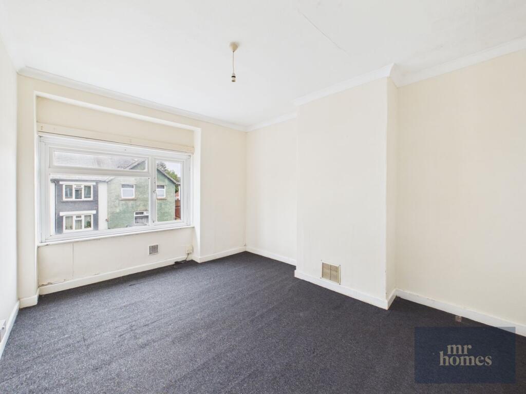 House in Cardiff, Ely - View 4