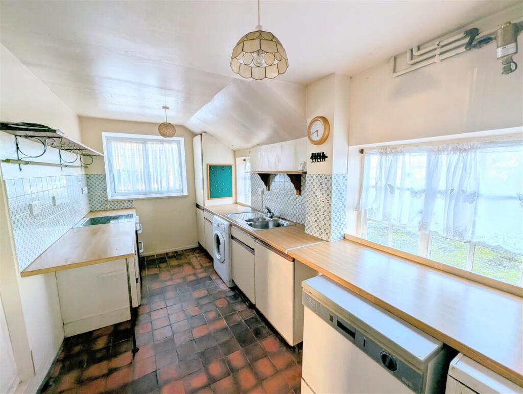 House in Hampton Bishop, Herefordshire - More