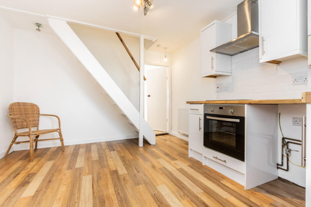 House in Tunbridge Wells, Hawkhurst - View 5