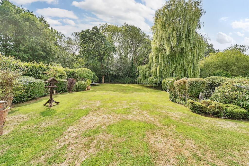 Additional image 29 of Mayflower Road, Park Street, St. Albans