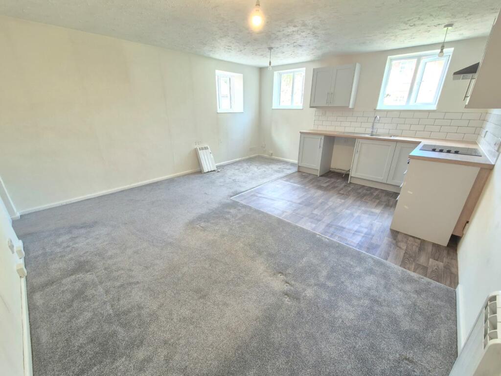 Apartment in Norwich - View 3