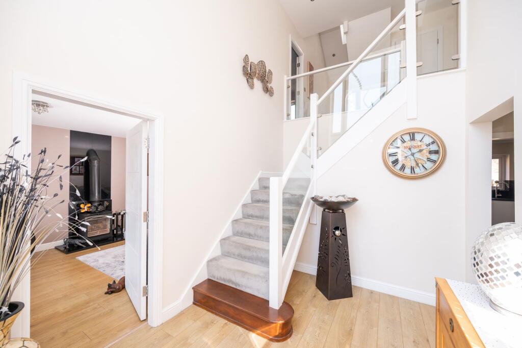 672, Doncaster Road photo 3