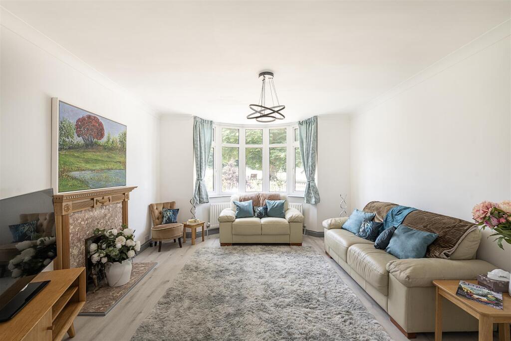House in Harpenden, Southdown - View 3