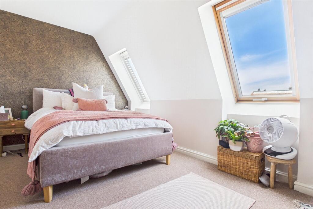 Apartment in Thatcham, West Berkshire - View 5