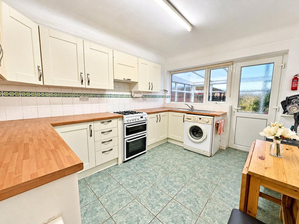 House in Pensby, Liverpool City Region - View 4