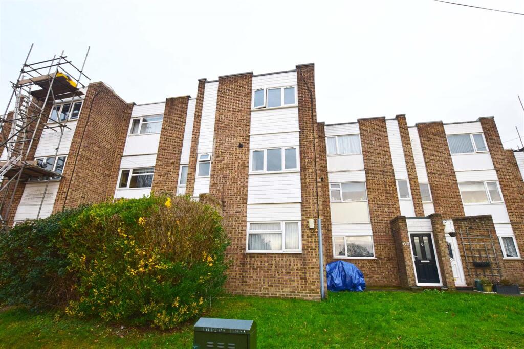 Main image of property: Maplins Close, Rainham, Gillingham