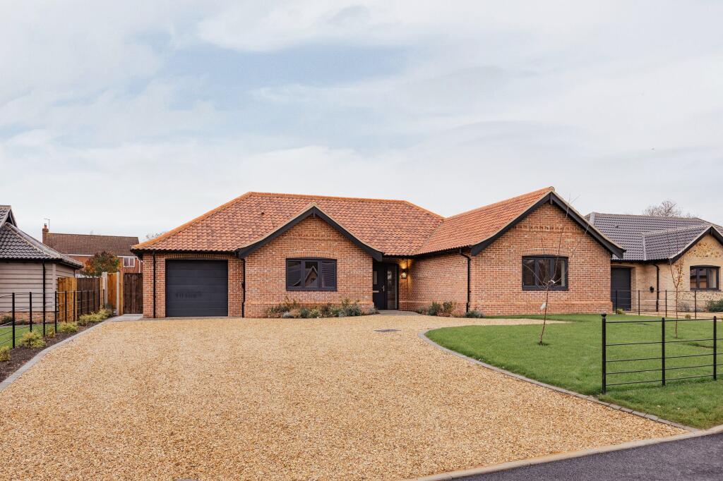 3-bed bungalow on Just two bungalows remaining with 67% of site sold, £600,000