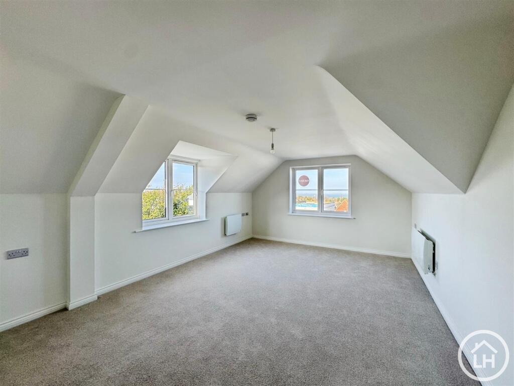1-bed house on High Street, Rainham, £375,950