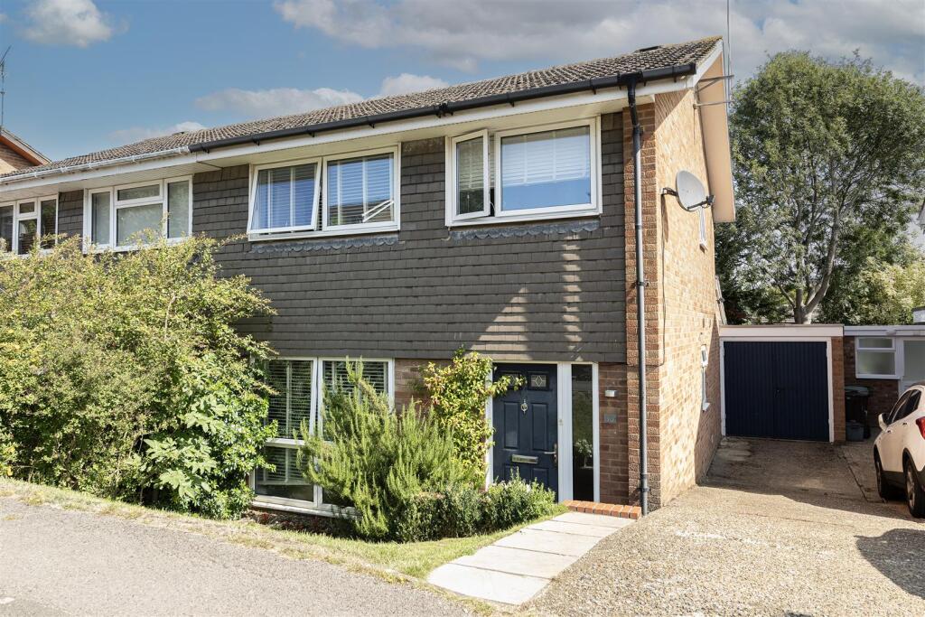 Main image of property: Barrons Row, Harpenden