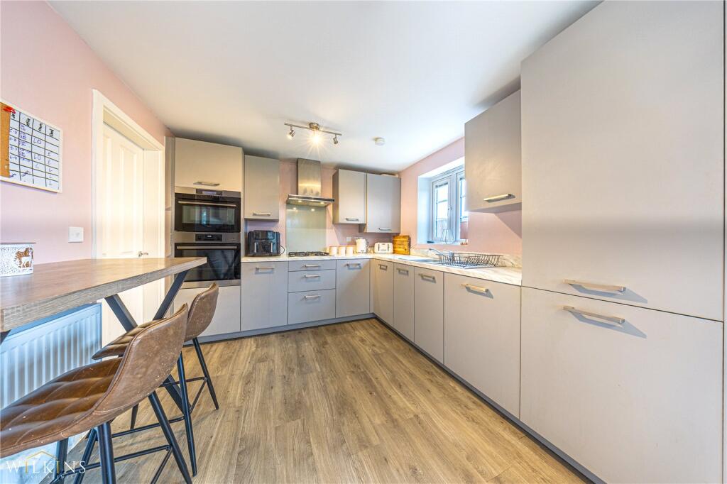 Russett Avenue, Nuneaton, Warwickshire, CV11 photo 4