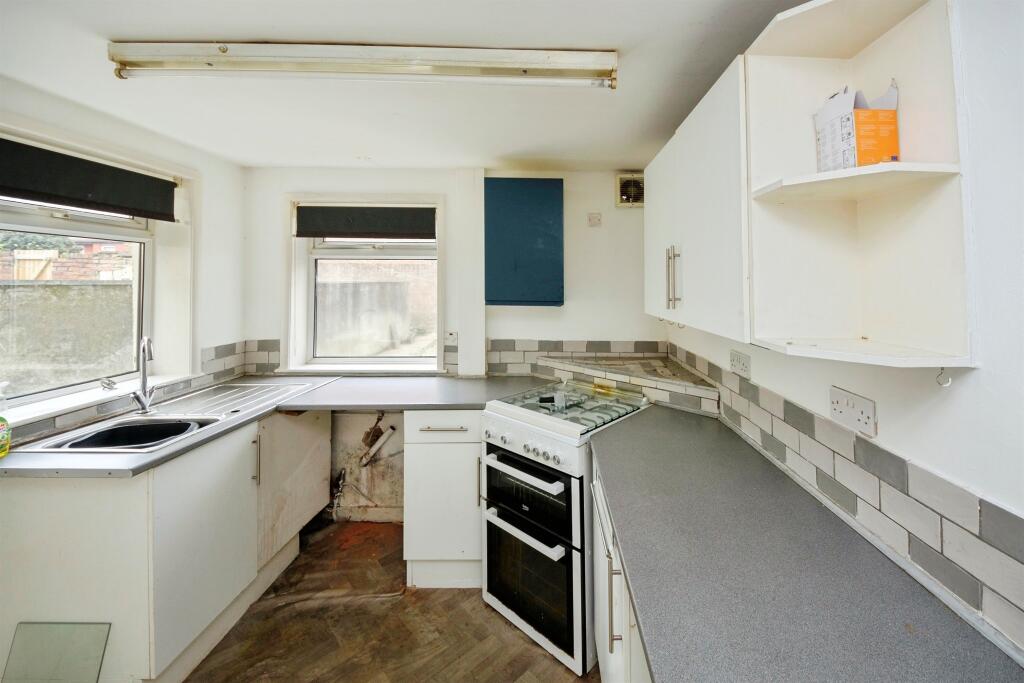 House in Wirral, Liverpool City Region - View 5