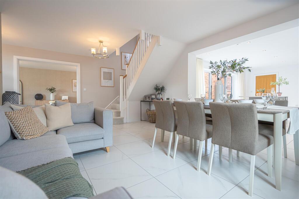 House in Grimsby, The Hyde, Waltham - View 5