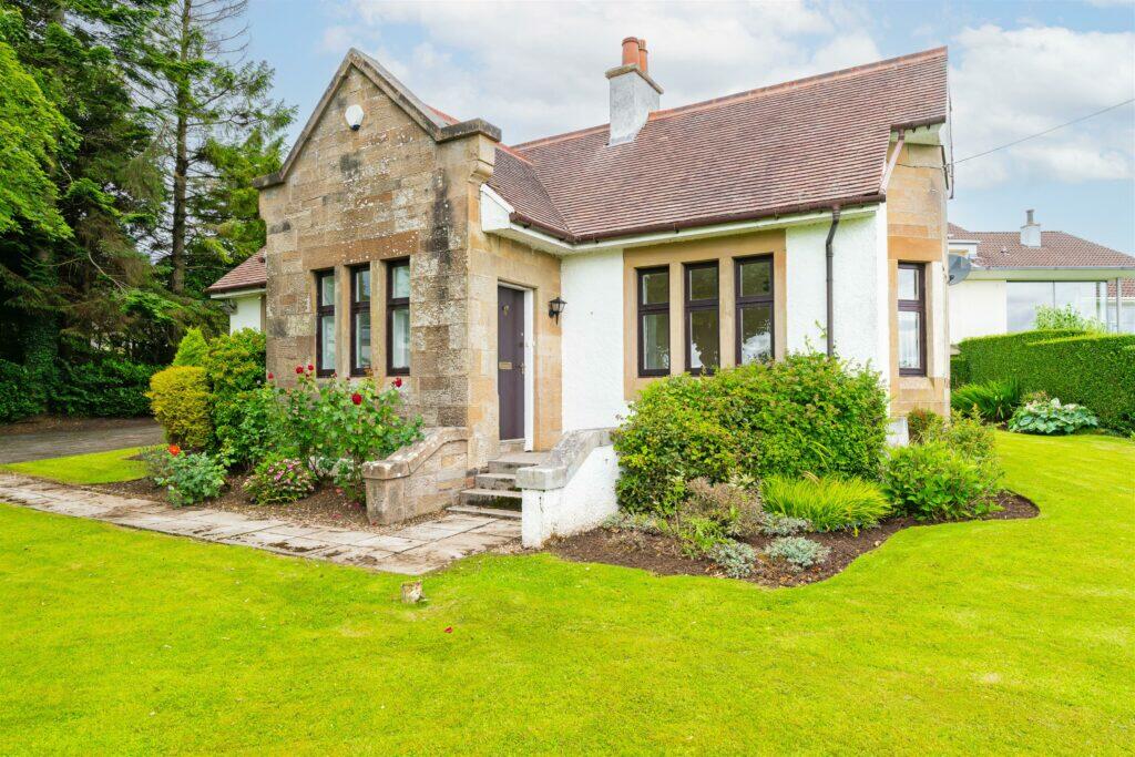 Main image of property: Ravenscourt Cottage, Thorntonhall