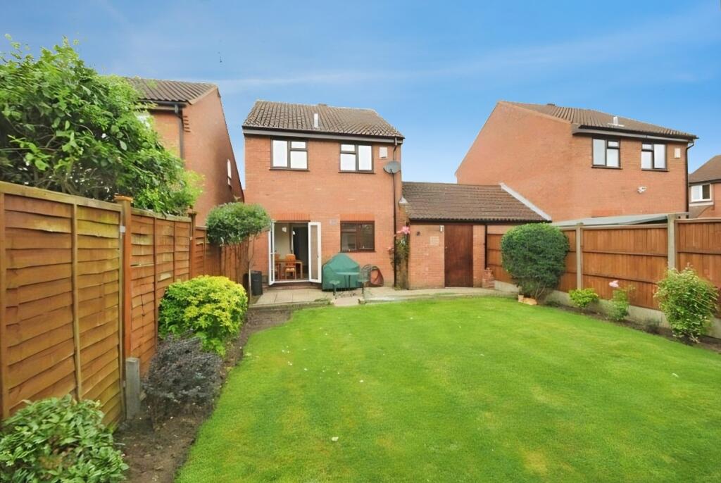 Main image of property: Cross Gates Close, Martins Heron, Bracknell, RG12