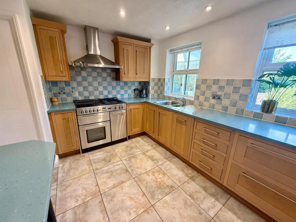 House in Macclesfield, Cheshire East - More