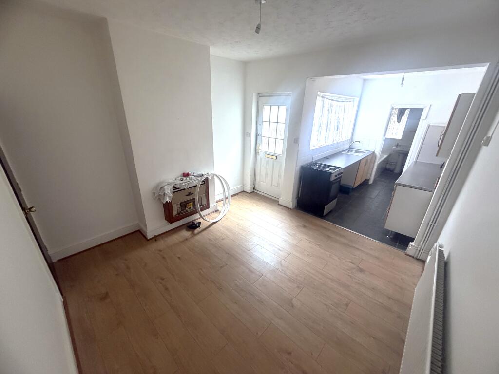 House in Luton - View 5