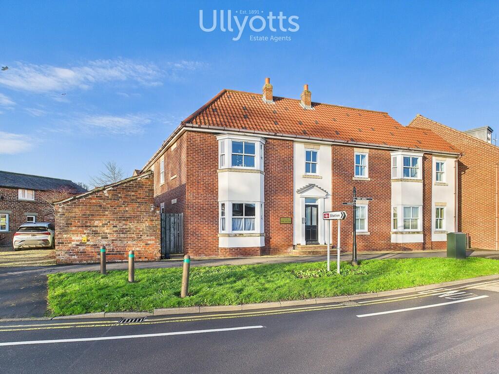 2-bed flat on Middle Street South, Driffield, £117,500