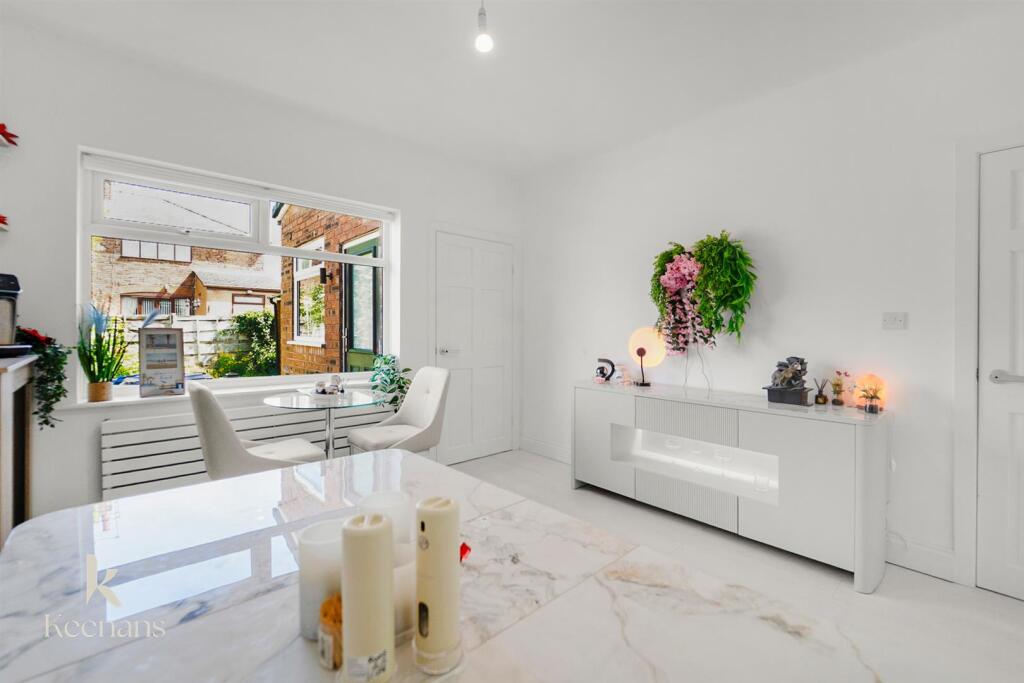 House in Salford, Greater Manchester - View 4