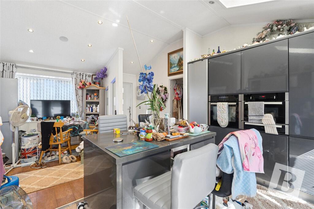House in Southend-on-Sea - View 3
