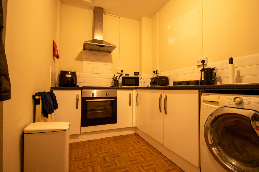 Apartment in Newport - View 5