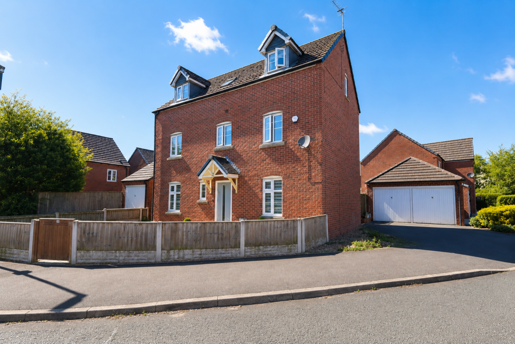 4-bed detached on Douglas Avenue, Wesham, Preston, PR4, £375,000